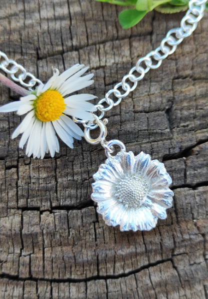 Mini Gänseblümchen Anhänger mit Karabiner