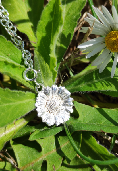 Mini Gänseblümchen Anhänger mit Karabiner