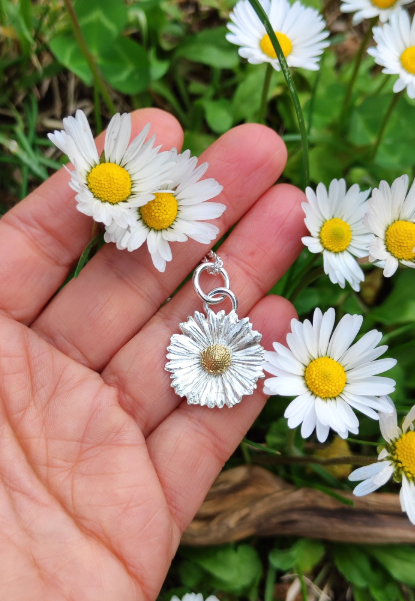 Gänseblümchen Anhänger mit großer Öse