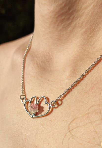 Kette mit Herzpärchen und Turmalin Blüte