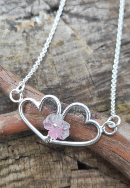 Kette mit Herzpärchen und Turmalin Blüte
