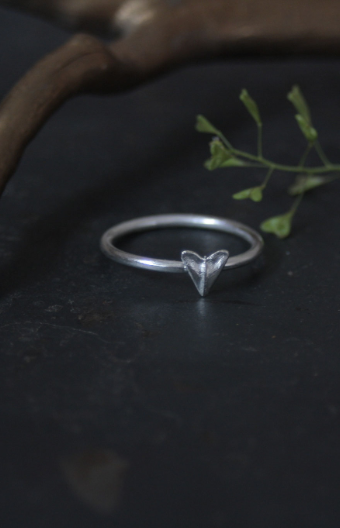 Hirtentäschel Ring mit einem Herz