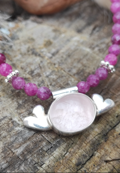 Herz Collier mit Rosenquarz und Rubinkette