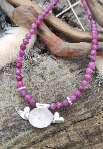 Herz Collier mit Rosenquarz und Rubinkette