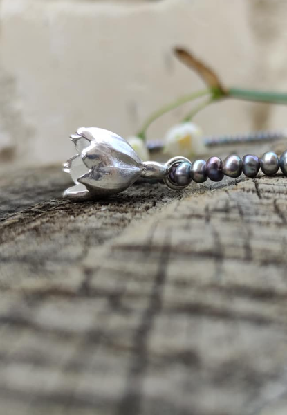 Märzenbecher Collier mit Süßwasserperlen
