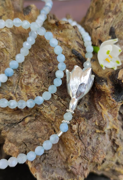 Lange Aquamarin Kette mit Märzenbecher