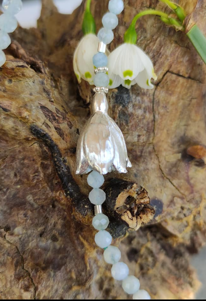 Lange Aquamarin Kette mit Märzenbecher