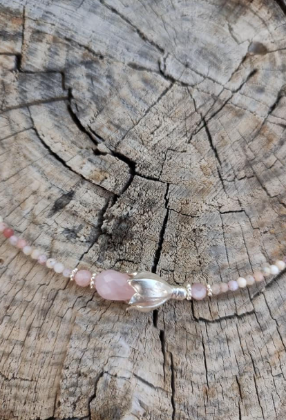 Märzenbecher Collier mit Opal