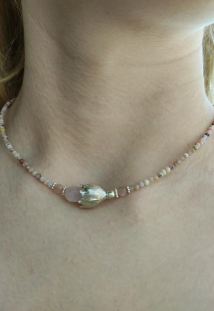 Märzenbecher Collier mit Opal