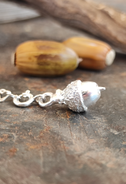 Kleiner Eichel Anhänger für Bettelarmbänder