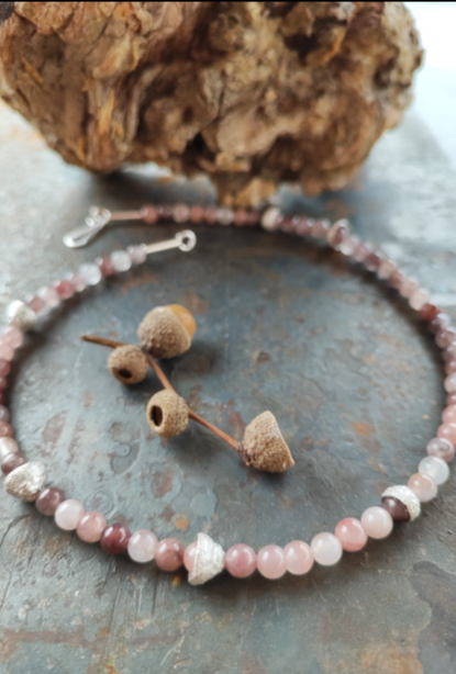 Kurze Eichelhütchen Kette mit Rose Quarz