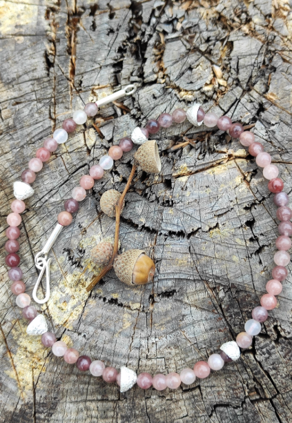 Kurze Eichelhütchen Kette mit Rose Quarz