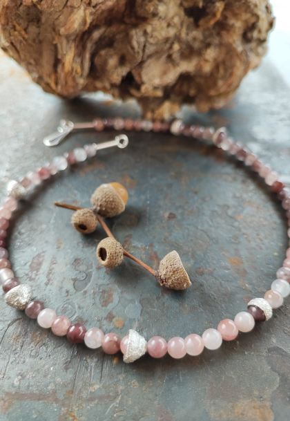 Kurze Eichelhütchen Kette mit Rose Quarz