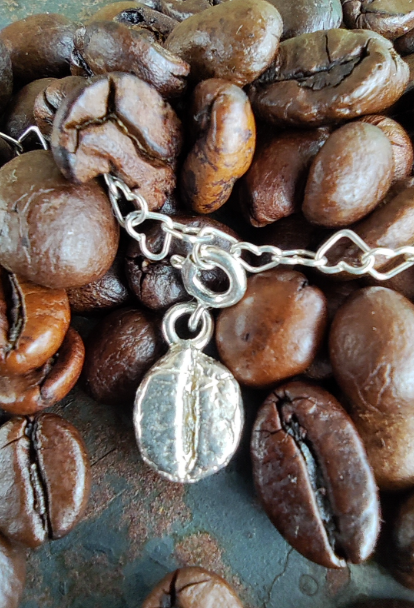 Kaffeebohnen Anhänger für ein Bettelarmband