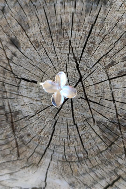 Zarter Flieder Blüten Ring