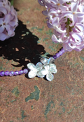 Zartes Fliederblüten Collier mit Amethyst