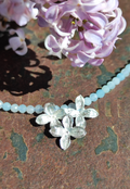 Zartes Fliederblüten Collier mit Aquamarin