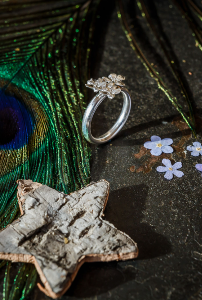 Vergissmeinnicht Ring mit 3 Blüten und breiter Schiene
