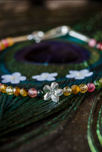 Buntes Turmalin Armband mit Vergissmeinnicht Blüte