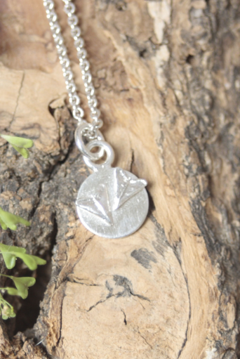 Kleiner Talisman Anhänger mit Hirtentäschelkraut
