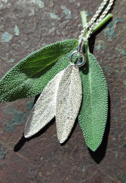 Salbei Blatt Anhänger mit zwei Blättern