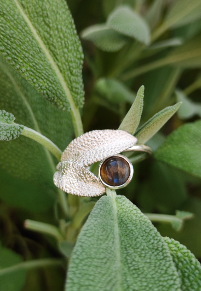Salbei Ring mit zwei Blättern und Labradorit