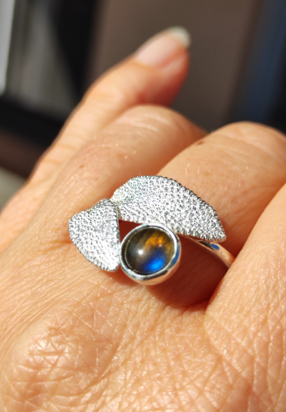 Salbei Ring mit zwei Blättern und Labradorit