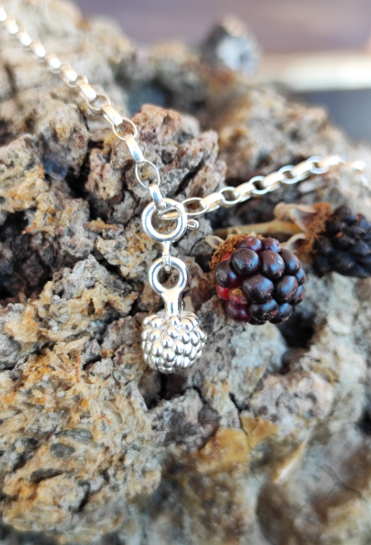 Mini Beeren Anhänger mit Karabiner