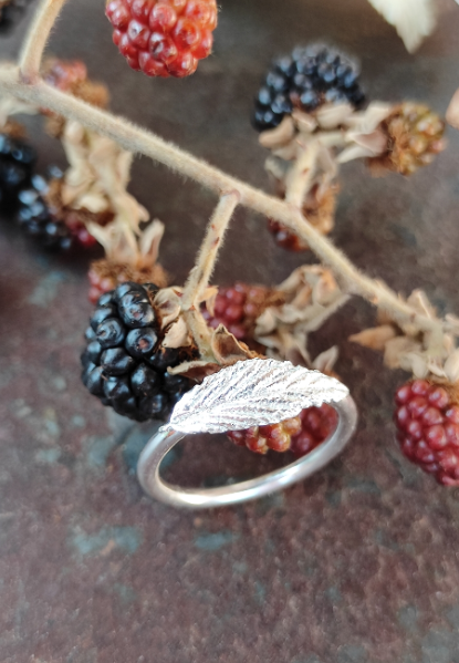 Brombeer Blatt Ring