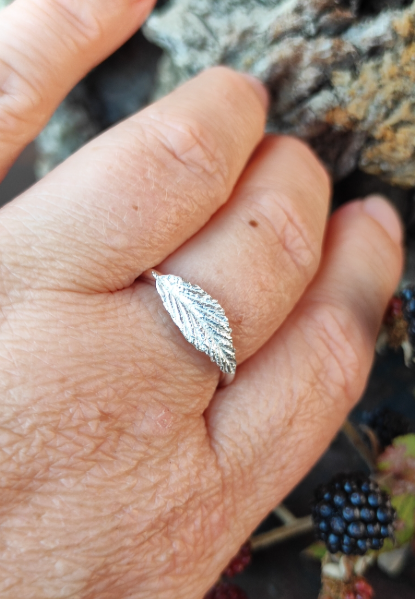 Brombeer Blatt Ring