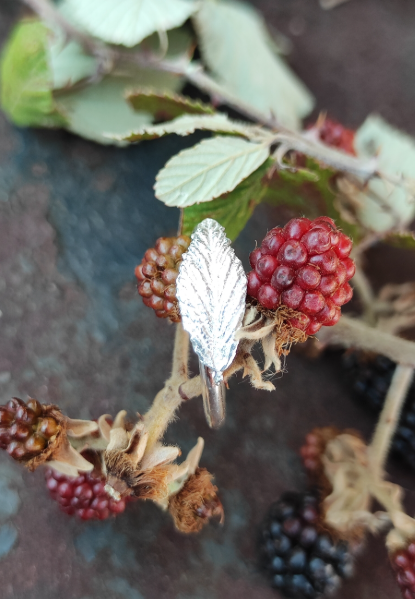 Brombeer Blatt Ring