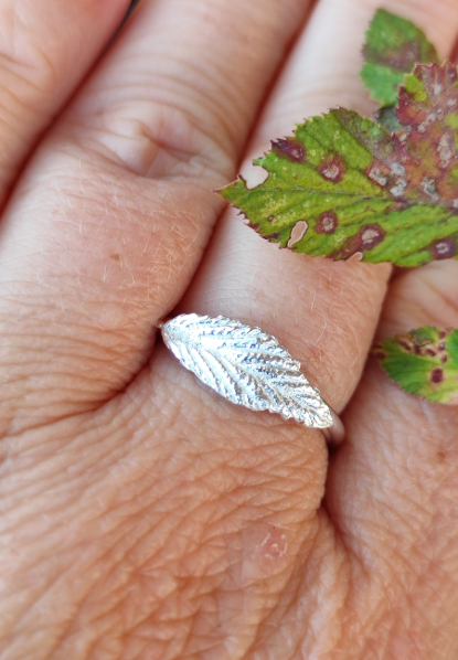 Brombeer Blatt Ring
