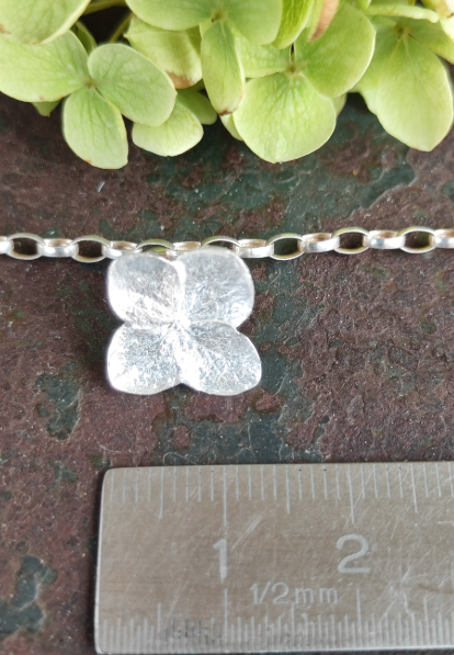 925 Silber Hortensien Blüte Anhänger Bettelarmband – Handgefertigt Unikat