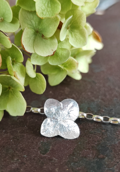 925 Silber Hortensien Blüte Anhänger Bettelarmband – Handgefertigt Unikat