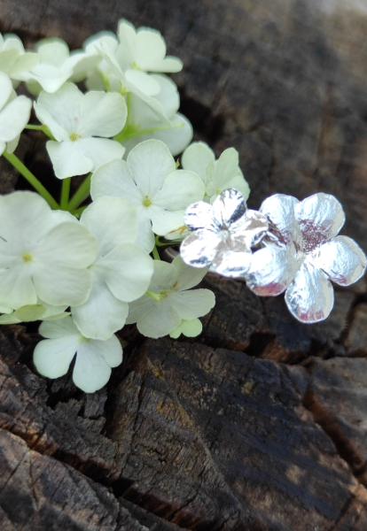 Schneeball Hortensien Ring mit zwei Blüten