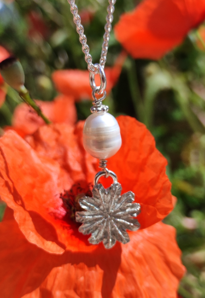 Mohn Deckel Anhänger mit Perle