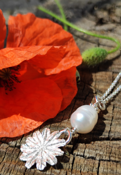 Mohn Deckel Anhänger mit Perle