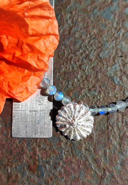 Mohn deckel Kette mit Labradorit