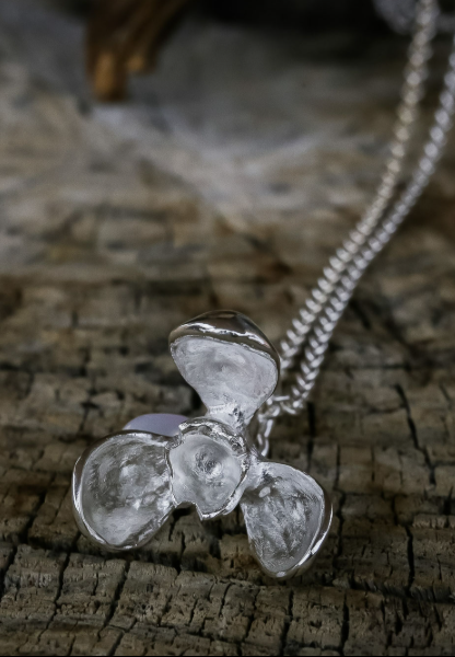 Schneeglöckchen Anhänger mit weißer Perle