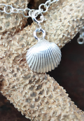 Bettel Armband mit Mini Muschel Hälfte*
