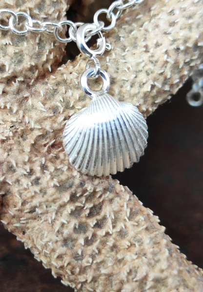 Bettel Armband mit Mini Muschel Hälfte*