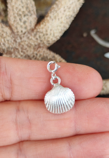 Bettel Armband mit Mini Muschel Hälfte*