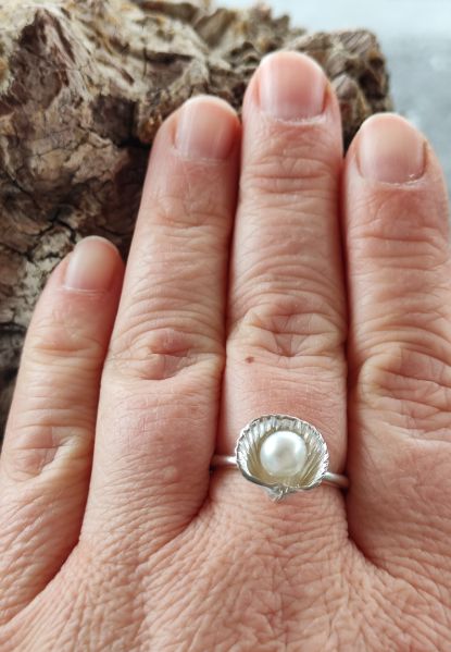 Mini Muschel Ring mit Perle
