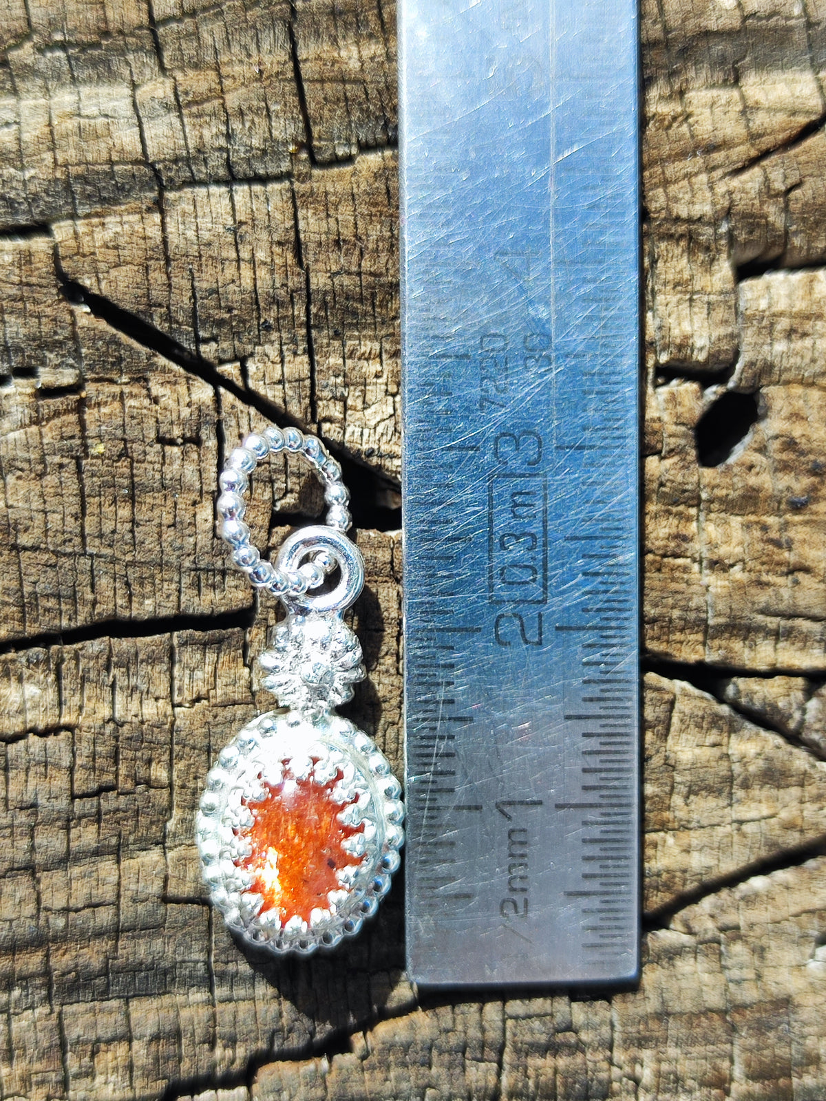 Malvensaat Anhänger mit Sonnenstein